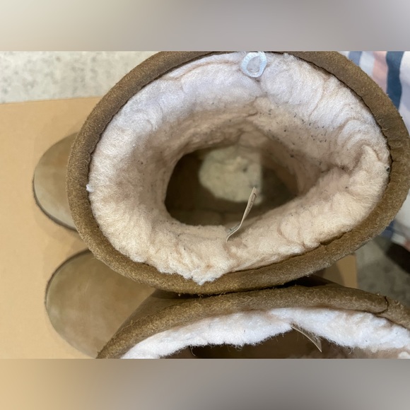 Classic II Weather Short Uggs - Toddler Size 12 - Picture 12 of 12